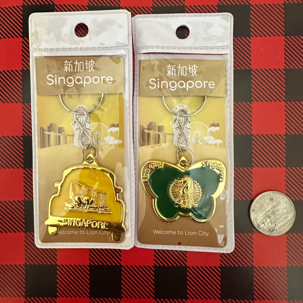 2 Singapore Keychains